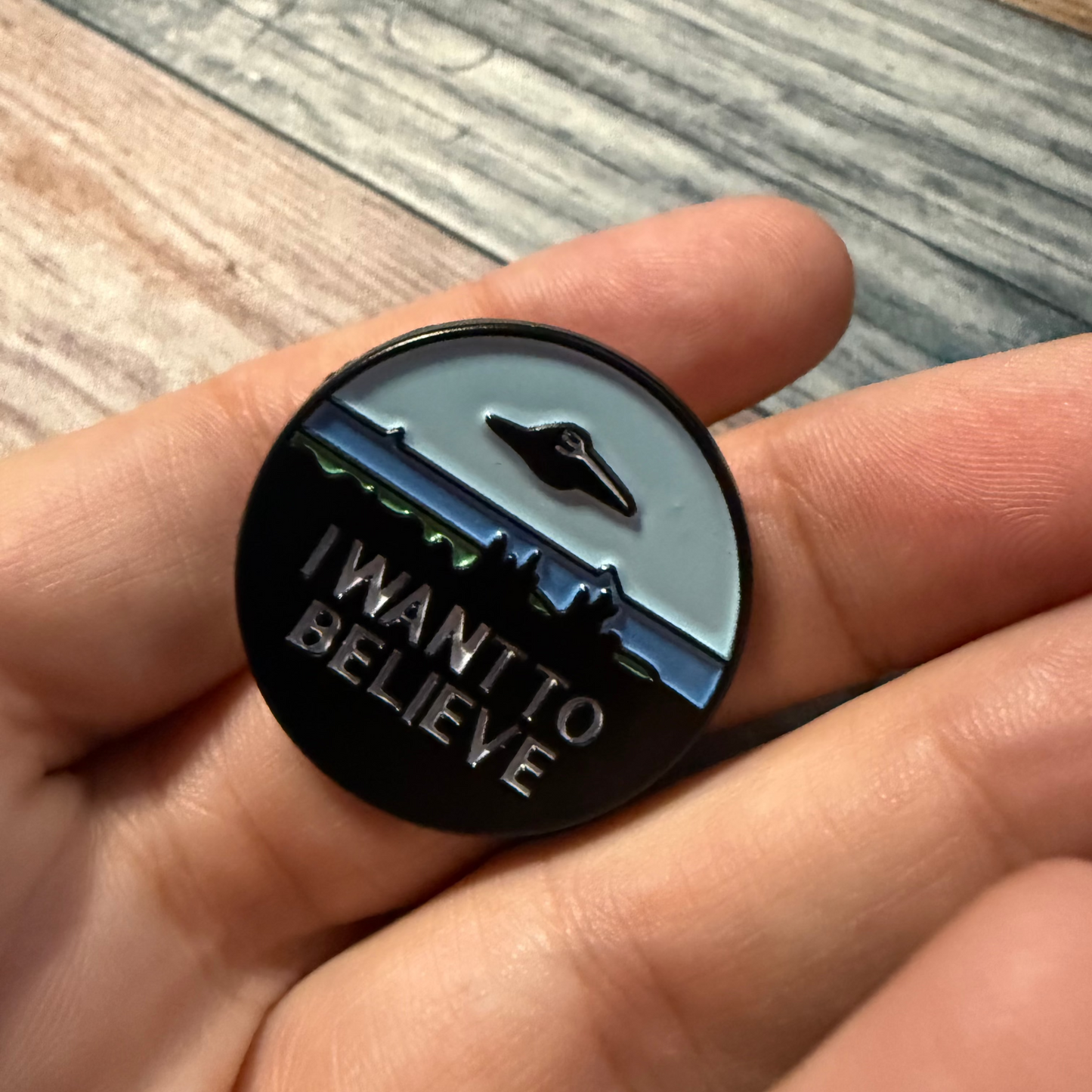 I Want to Believe | Round Pinback Button | Alien, UFO, Ghosts & Paranormal
