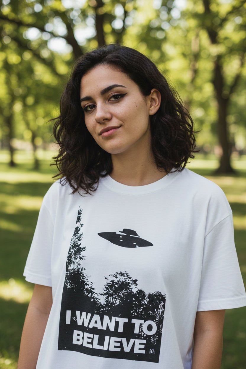 T-Shirt - I Want To Believe Shirt | Alien & UFO, Retro & Vintage | Light Fitted - Unisex Bella+Canvas 3001 from SHIRT MONSTERS