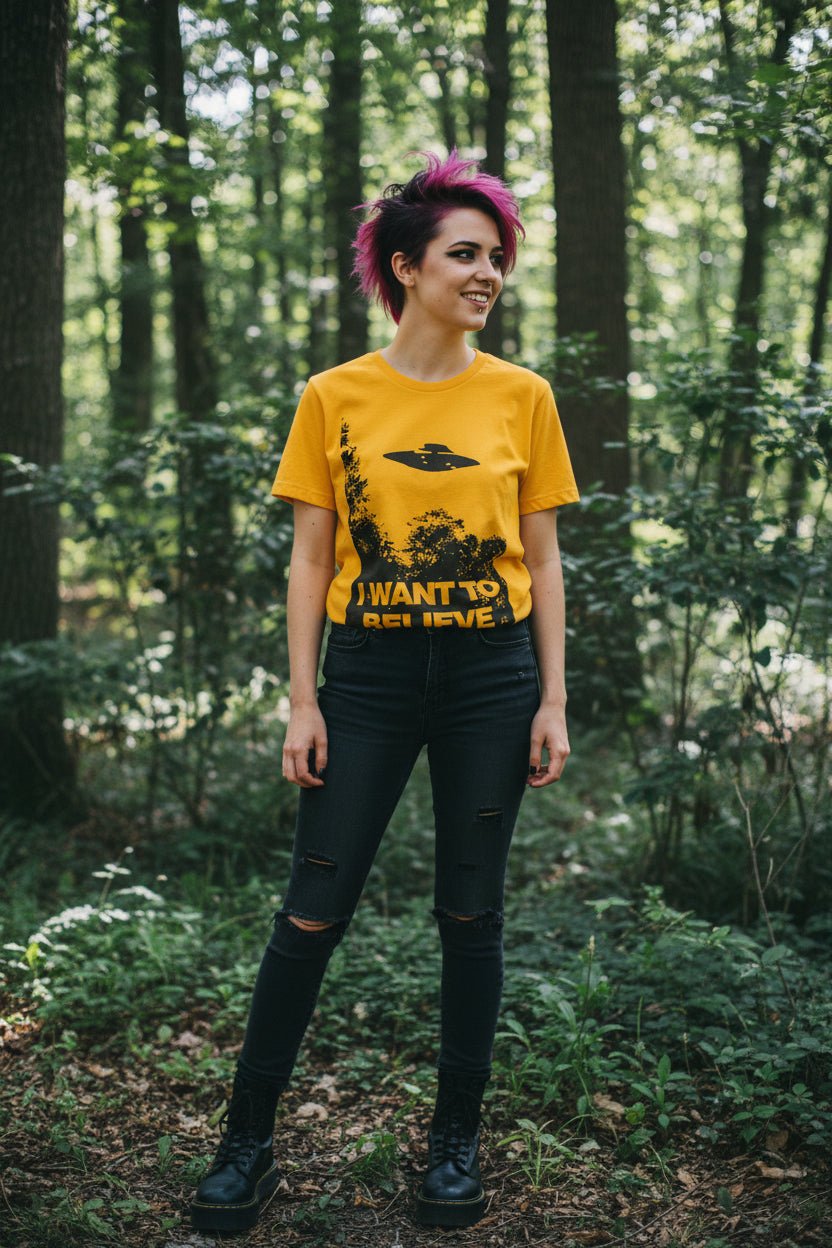 T-Shirt - I Want To Believe Shirt | Alien & UFO, Retro & Vintage | Light Fitted - Unisex Bella+Canvas 3001 from SHIRT MONSTERS